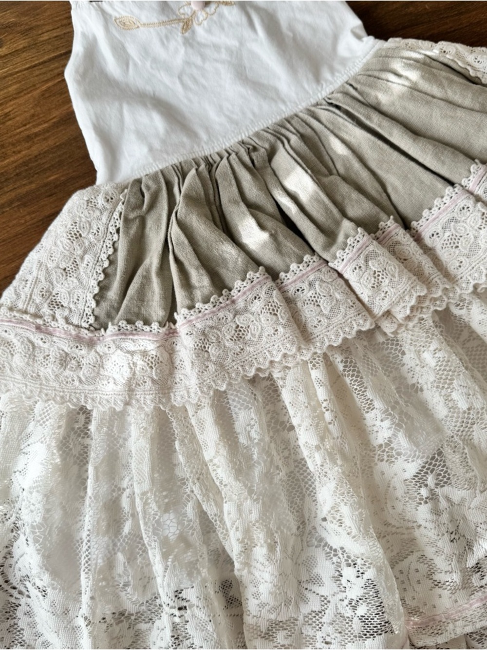 Dollcake Creams and Beige Lace Halter Dress size 4 - Picture 4 of 10